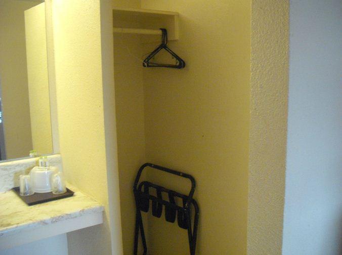 Caravan Inn Stephenville Room photo
