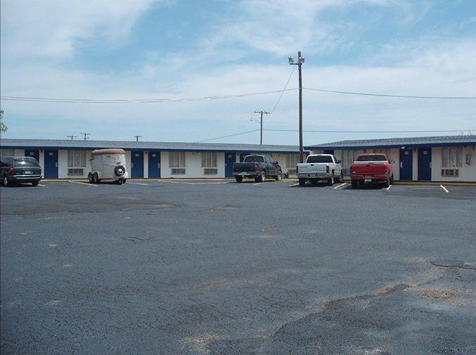Caravan Inn Stephenville Exterior photo